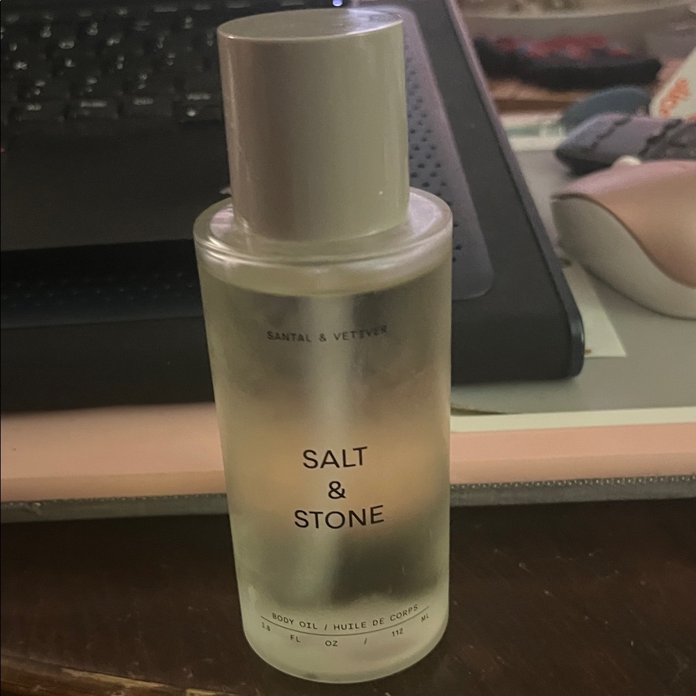 Salt & Stone Santal & Vetiver Body Oil - Frosted Green Bottle